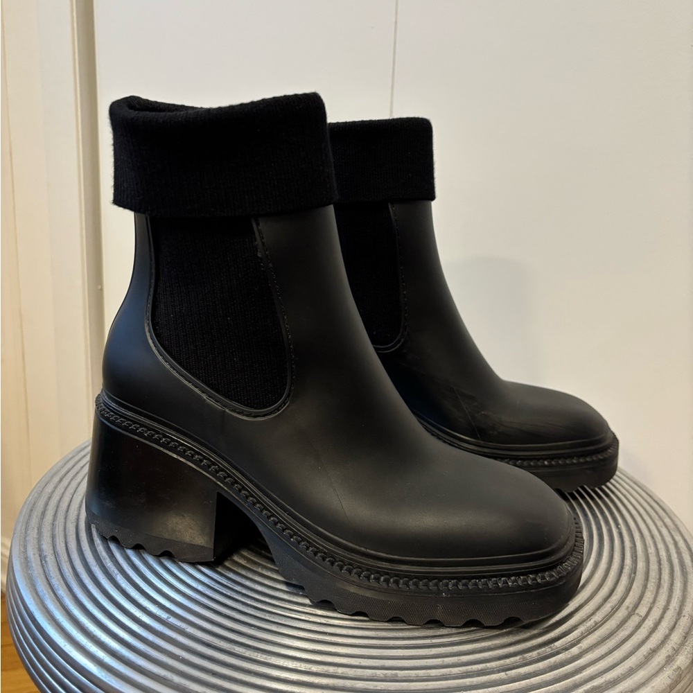 Trendy CIRCUS by Sam Edelman black heeled rain boots